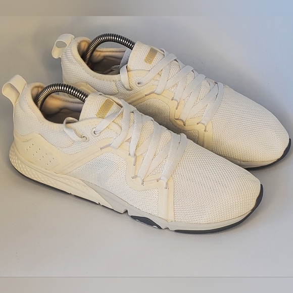 Decathlon white sneakers - Picture 1 of 7